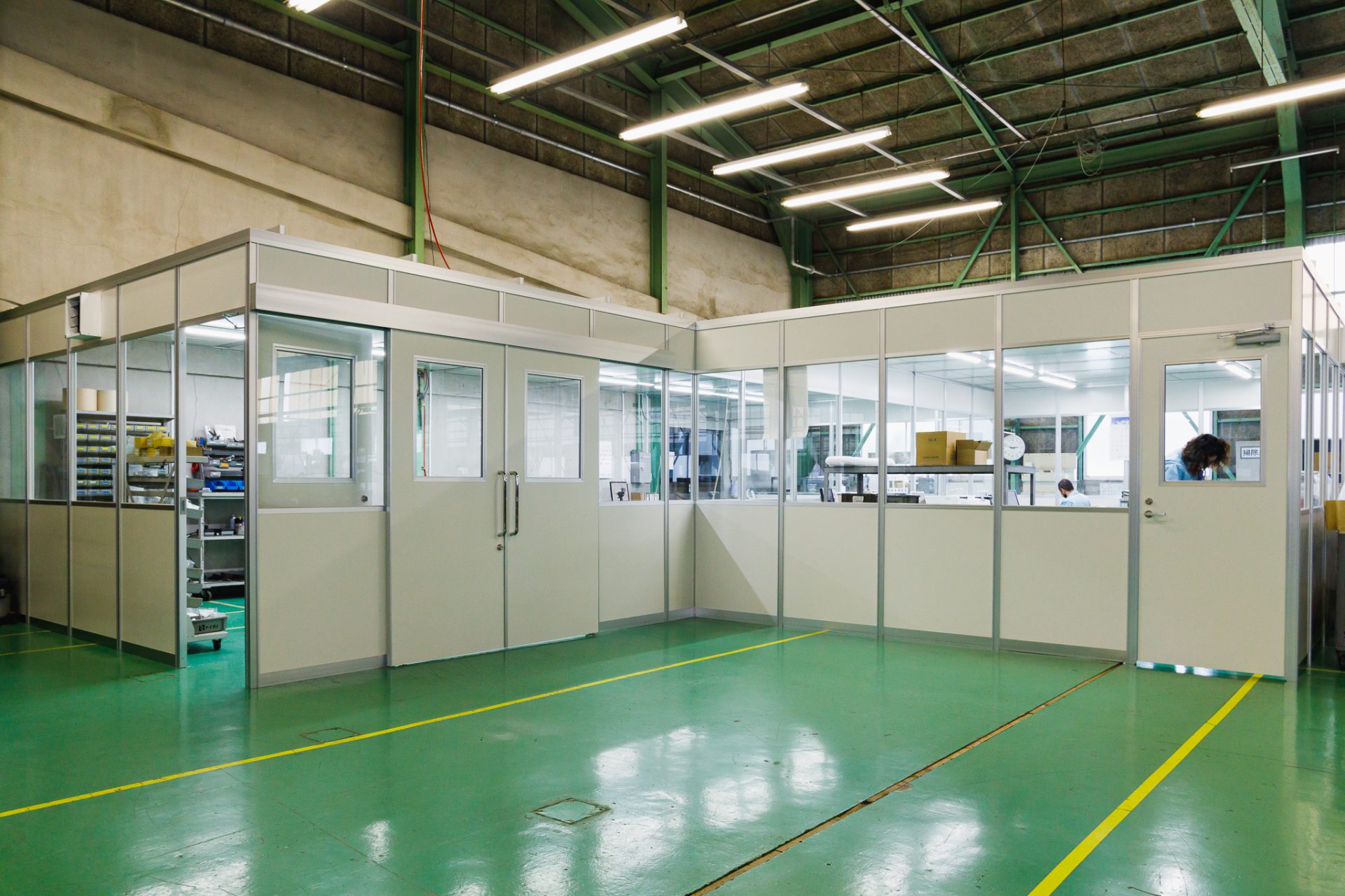 施工事例_ナイガイ株式会社_ファクトリーブース_アルミパーティション