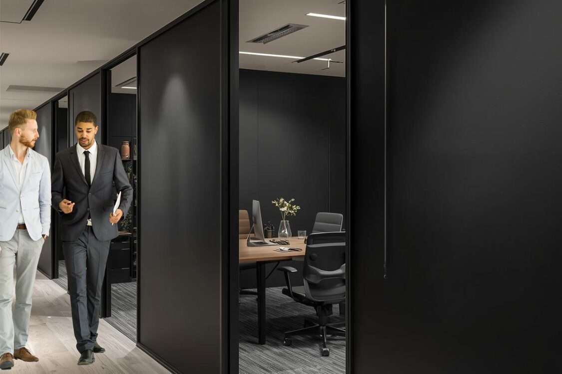 ブラックパーテーションのオフイスがもたらす価値