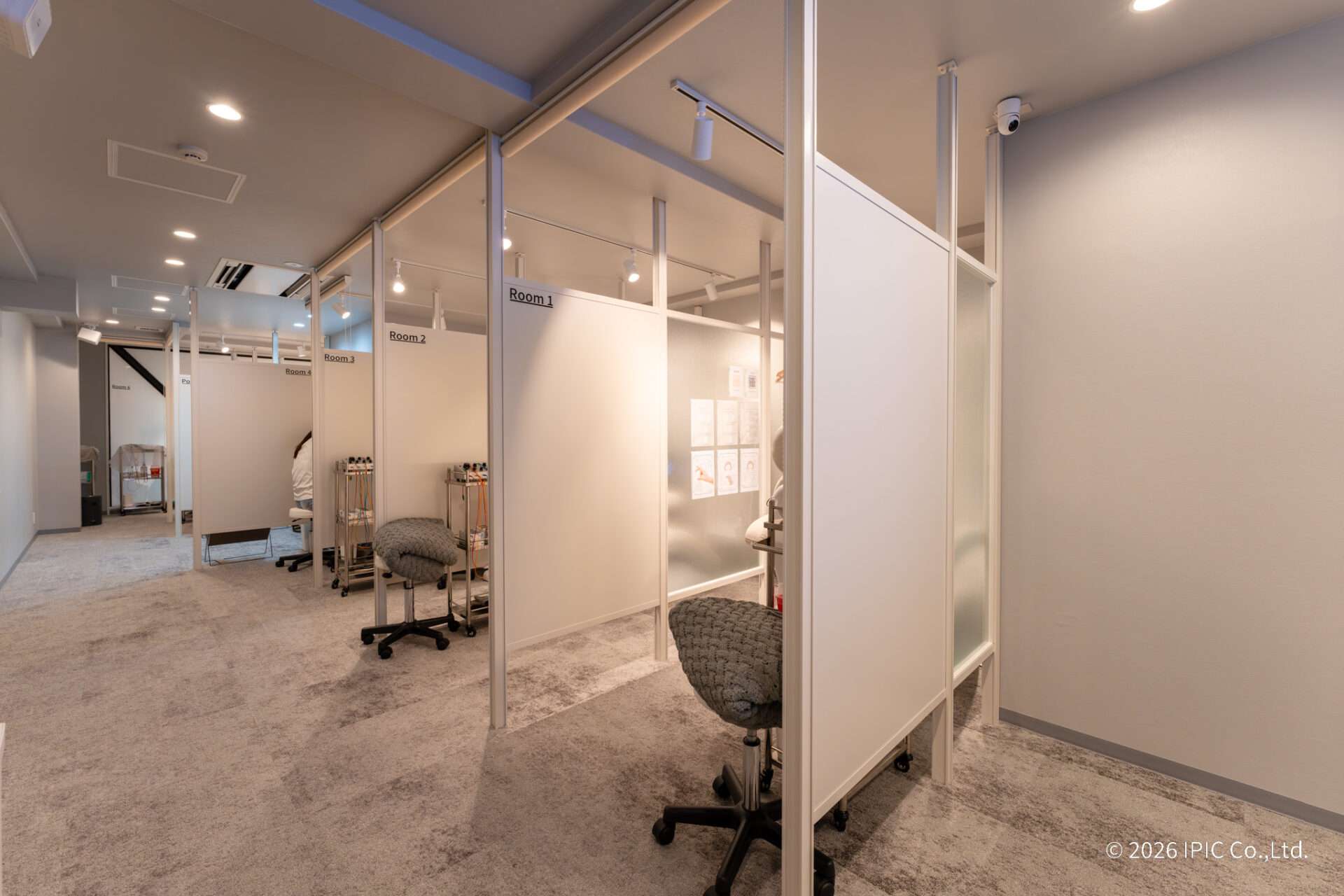 美容鍼灸サロンチョコバリ 錦糸町店のパーテーション施工事例